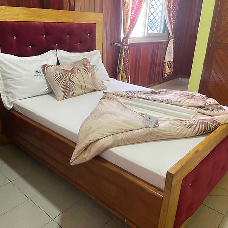 Hotel Le Printemps Douala Esterno foto